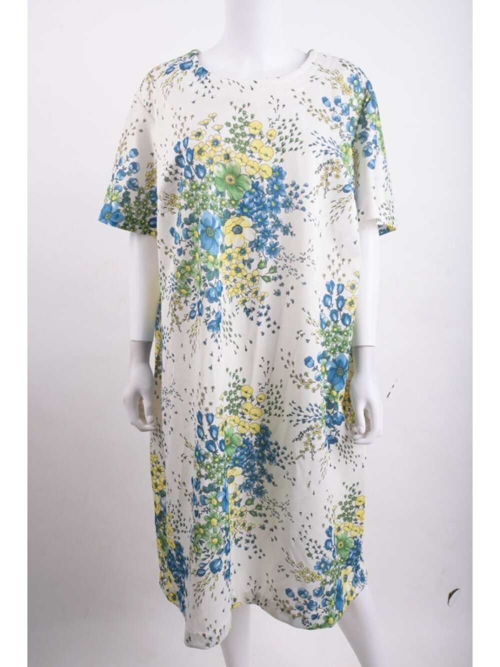Vintage Floral Plus Size Dress 1X 2X Blue Yellow Knee Length short sleeved